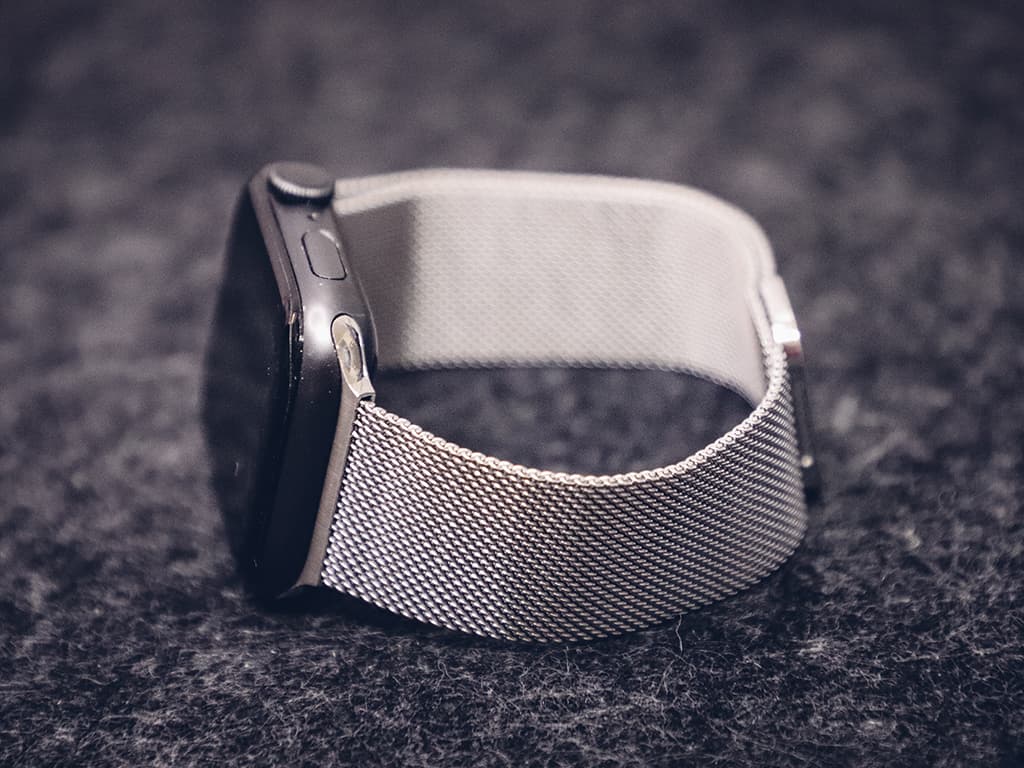 Ocelový řemínek na Apple Watch - Stříbrný